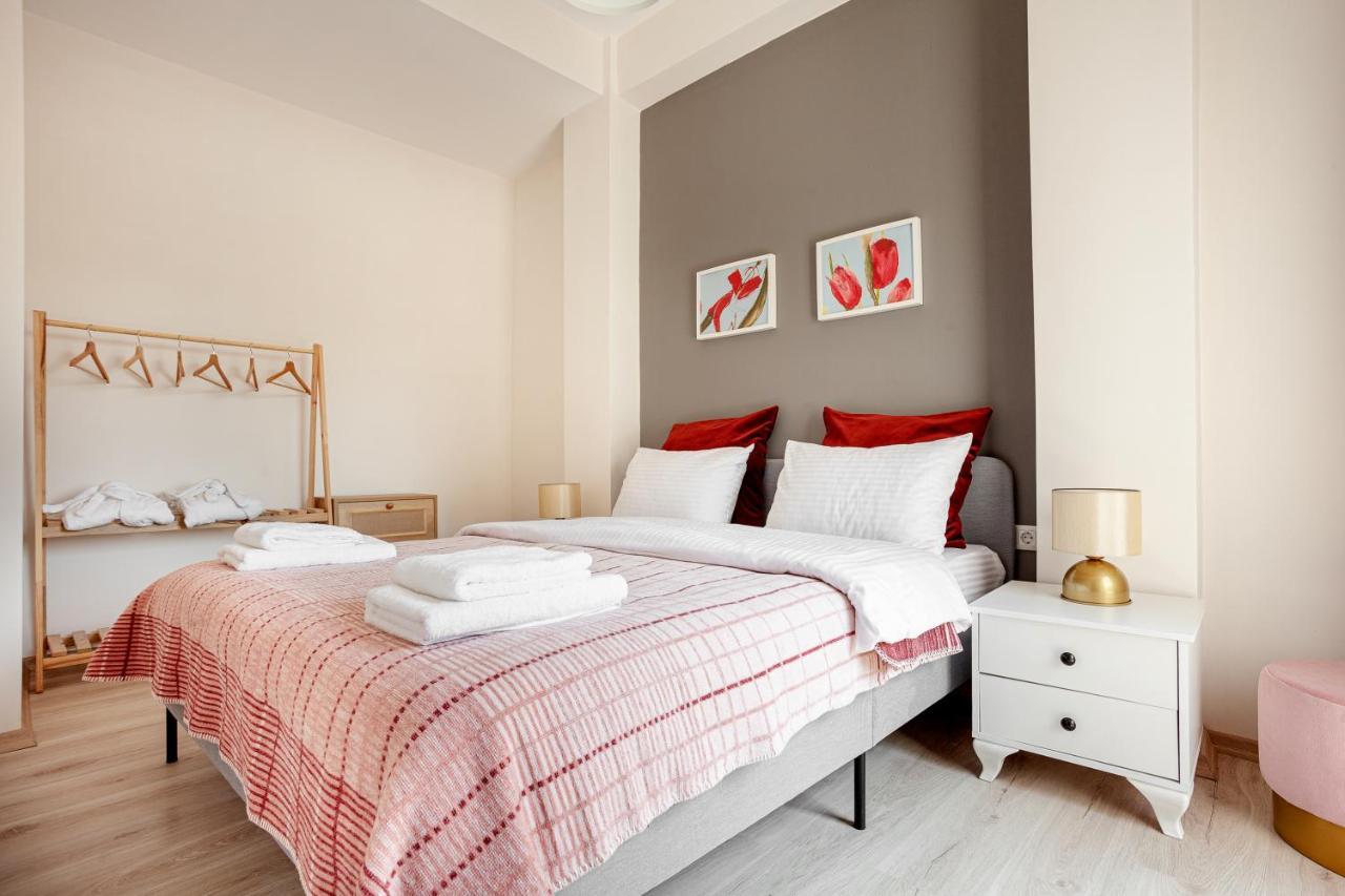 Whisper Flats By Oval Apartment *