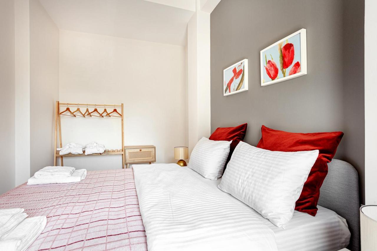 Whisper Flats By Oval Apartment