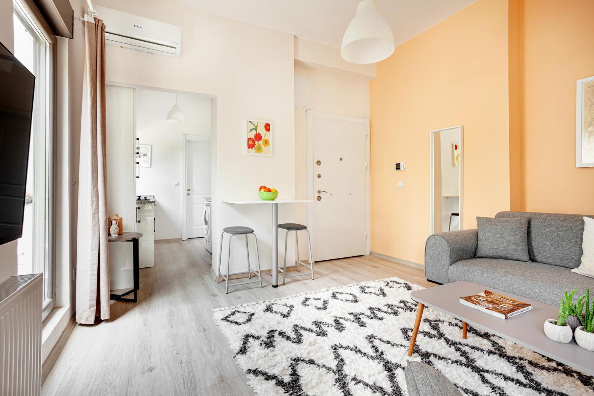Whisper Flats By Oval Apartment