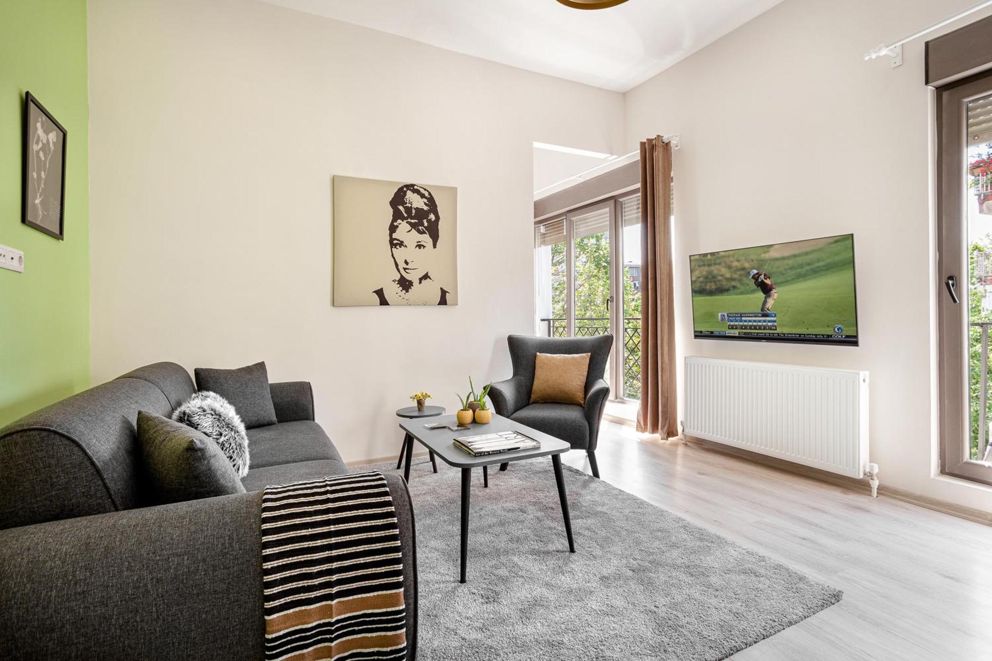 Whisper Flats By Oval Apartment *