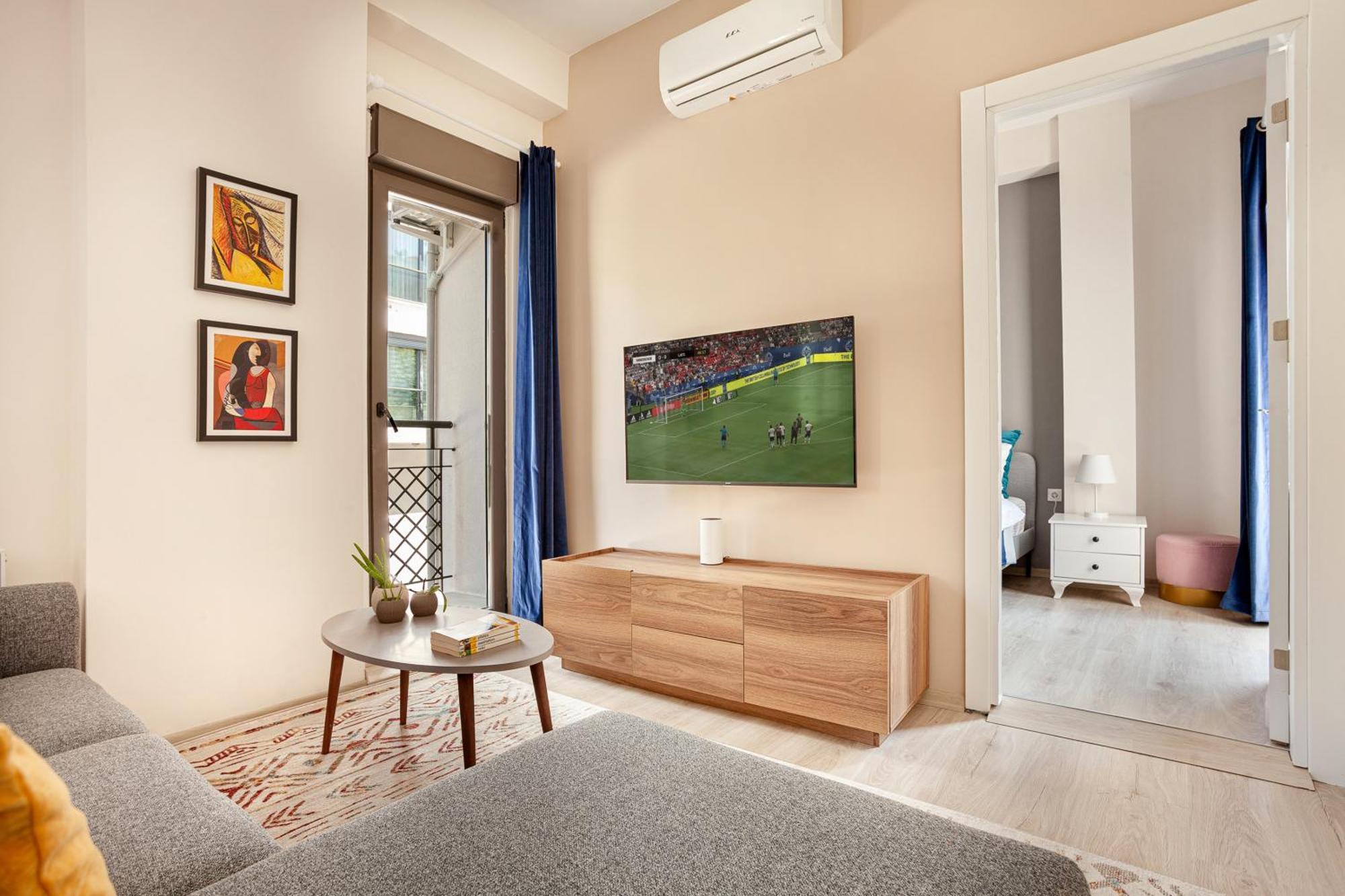 Whisper Flats By Oval Apartment