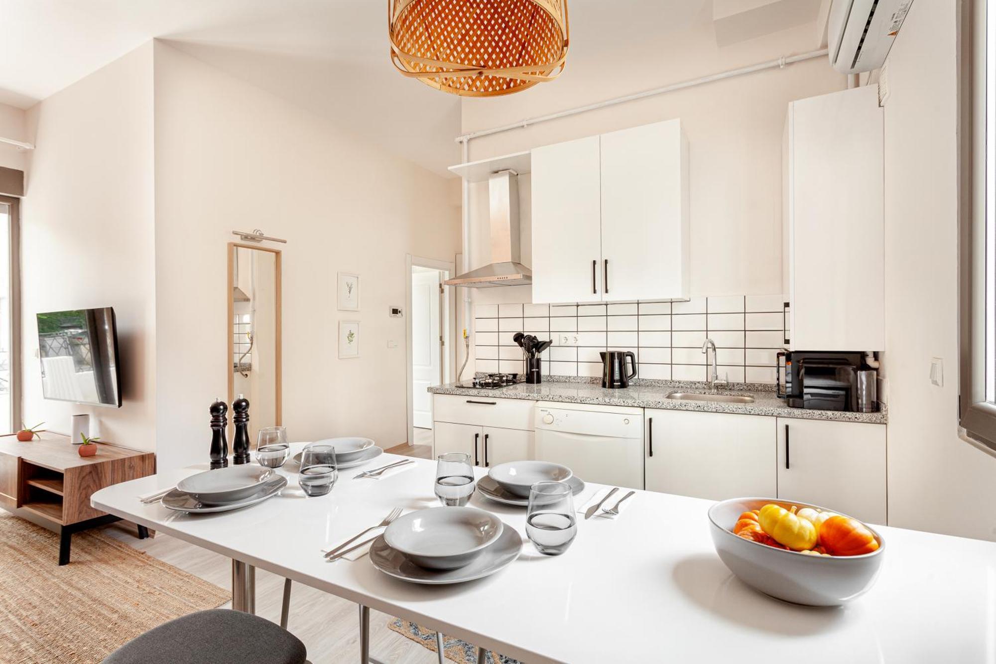 Whisper Flats By Oval Apartment *