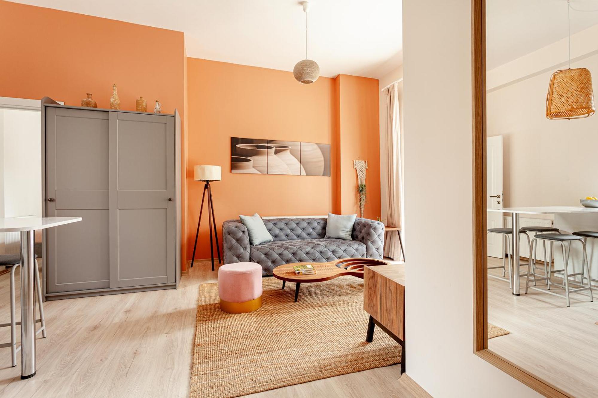 Whisper Flats By Oval Apartment